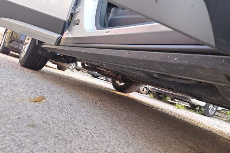 Used Cadillac XT4 2021 28T Two-Wheel Drive Leading Version Right Side Sill