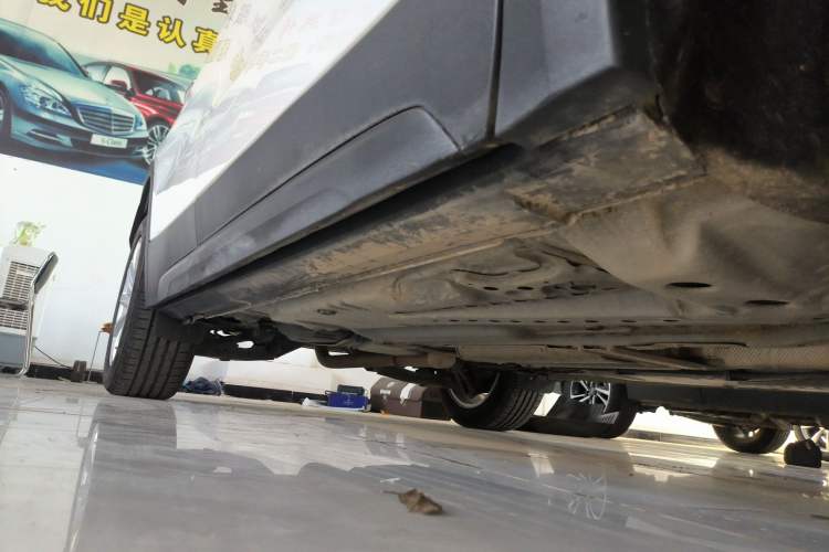 Used Cadillac XT4 2021 28T Two-Wheel Drive Tech Edition Right Side Sill