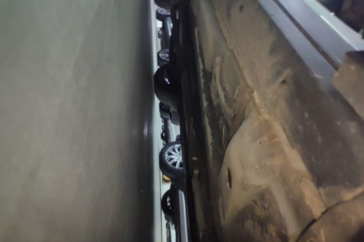 Used Cadillac XT4 2021 28T Two-Wheel Drive Leading Version Right Side Sill