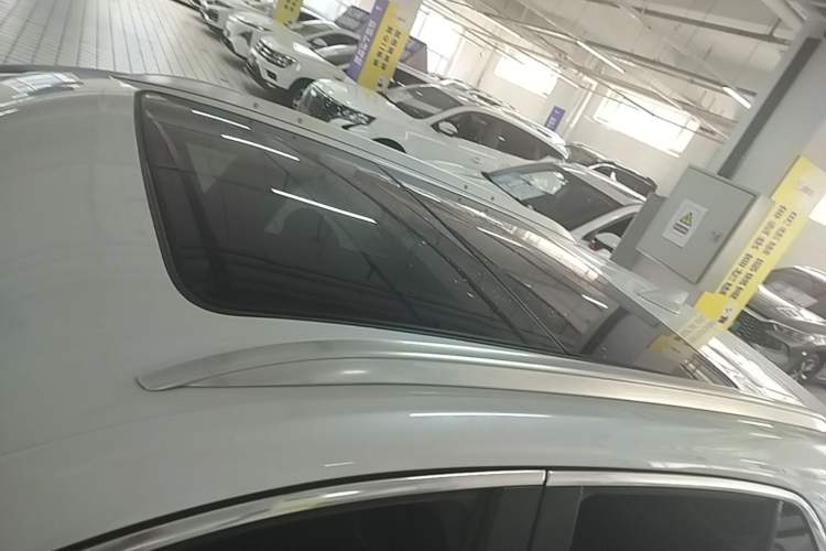 Used Cadillac XT4 2021 28T Two-Wheel Drive Leading Version Roof