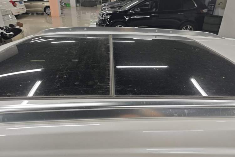 Used Cadillac XT4 2021 28T Two-Wheel Drive Luxury Version Roof