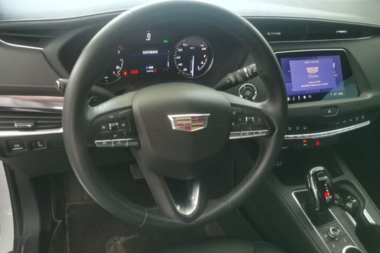 Used Cadillac XT4 2021 28T Two-Wheel Drive Tech Edition Steering Wheel