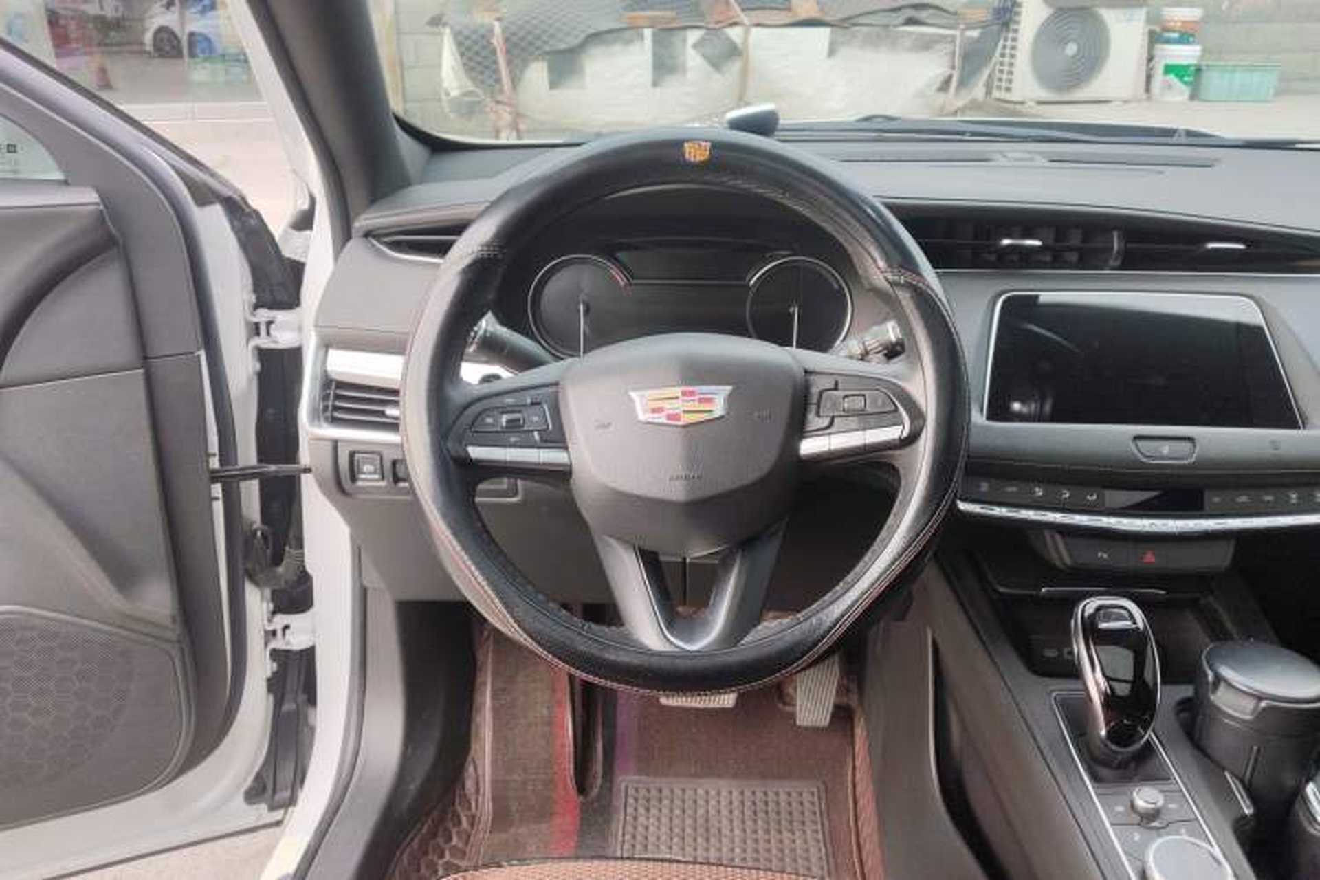 Used Cadillac XT4 2021 28T Two-Wheel Drive Tech Edition Steering Wheel