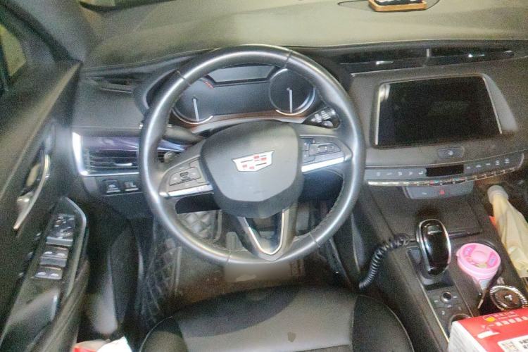 Used Cadillac XT4 2021 28T Two-Wheel Drive Tech Edition Steering Wheel