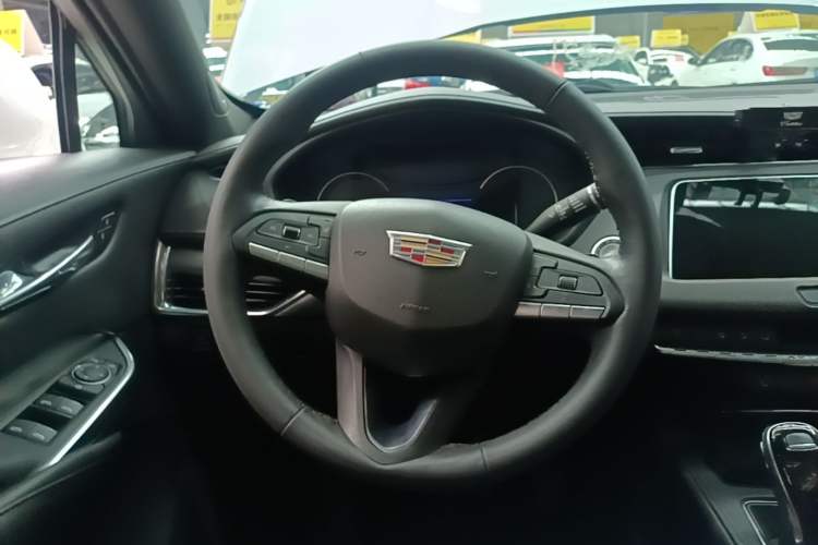 Used Cadillac XT4 2021 28T Two-Wheel Drive Leading Version Steering Wheel