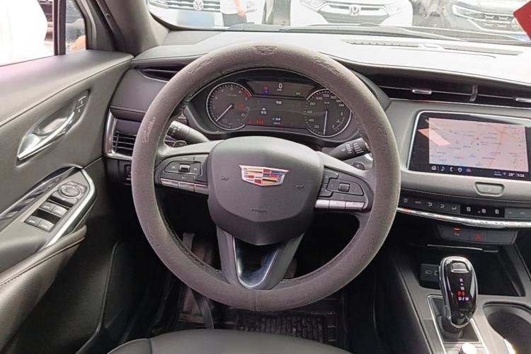 Used Cadillac XT4 2021 28T Two-Wheel Drive Tech Edition Steering Wheel