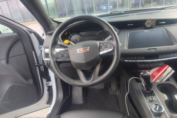 Used Cadillac XT4 2021 28T Two-Wheel Drive Leading Version Steering Wheel
