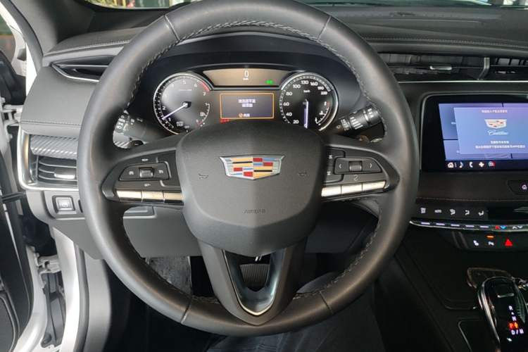 Used Cadillac XT4 2021 28T Two-Wheel Drive Tech Edition Steering Wheel