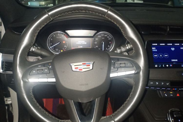 Used Cadillac XT4 2021 28T Two-Wheel Drive Luxury Version Steering Wheel