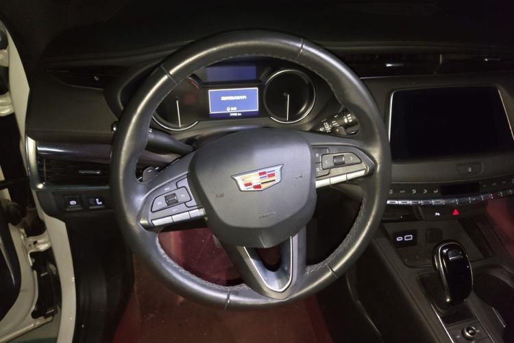 Used Cadillac XT4 2021 28T Two-Wheel Drive Tech Edition Steering Wheel