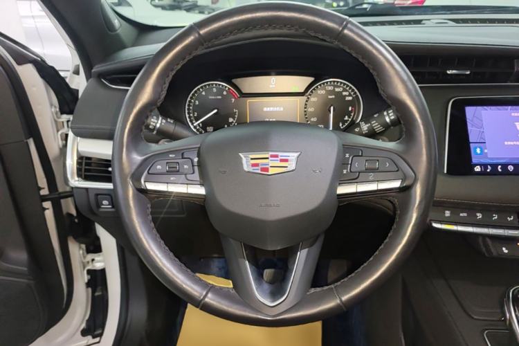 Used Cadillac XT4 2021 28T Two-Wheel Drive Leading Version Steering Wheel