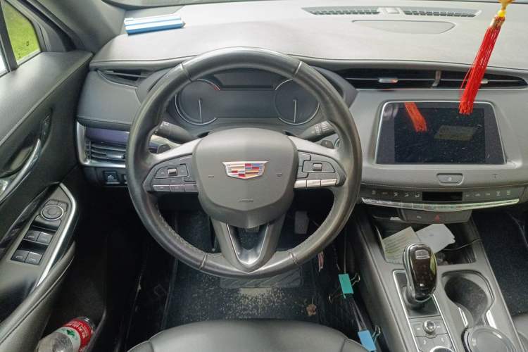 Used Cadillac XT4 2021 28T Two-Wheel Drive Tech Edition Steering Wheel