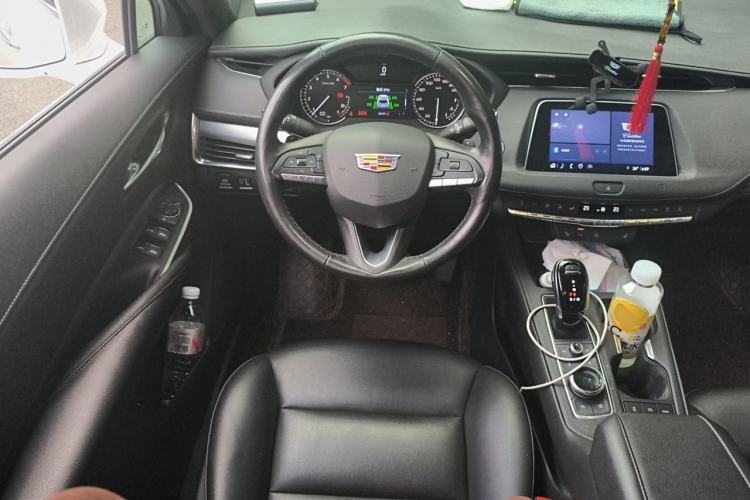 Used Cadillac XT4 2021 28T Two-Wheel Drive Luxury Version Steering Wheel