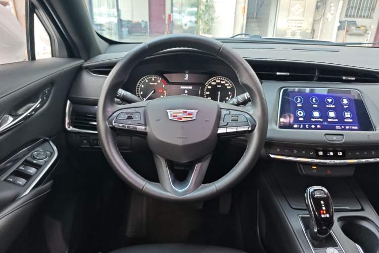 Used Cadillac XT4 2021 28T Two-Wheel Drive Tech Edition Steering Wheel