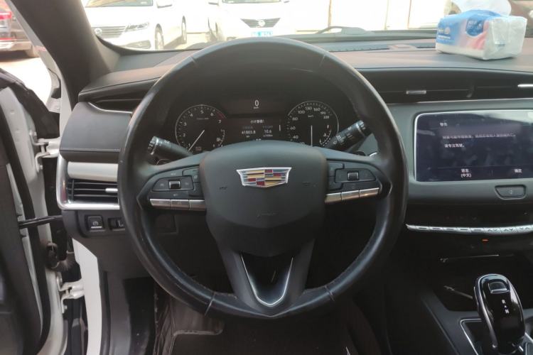 Used Cadillac XT4 2021 28T Two-Wheel Drive Luxury Version Steering Wheel