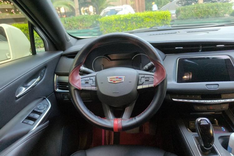 Used Cadillac XT4 2021 28T Two-Wheel Drive Leading Version Steering Wheel
