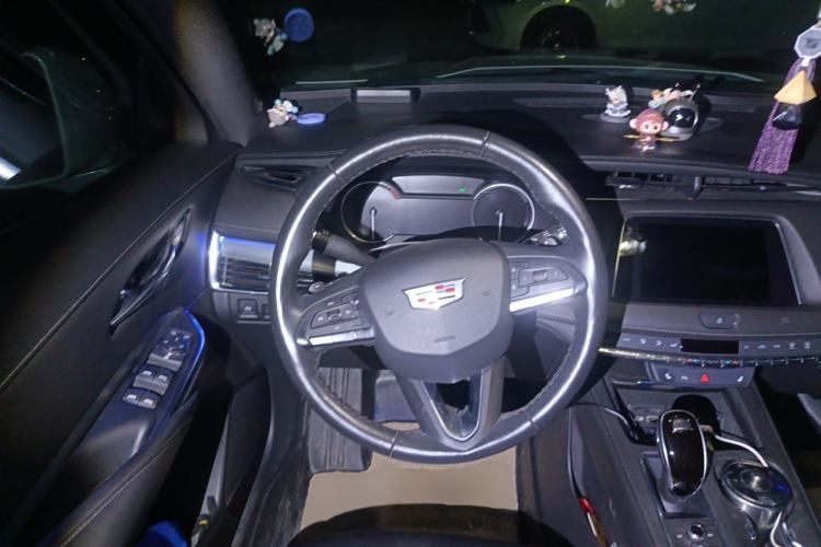 Used Cadillac XT4 2021 28T Two-Wheel Drive Luxury Version Steering Wheel