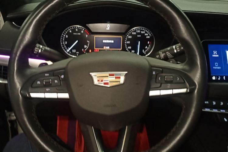 Used Cadillac XT4 2021 28T Two-Wheel Drive Luxury Version Steering Wheel