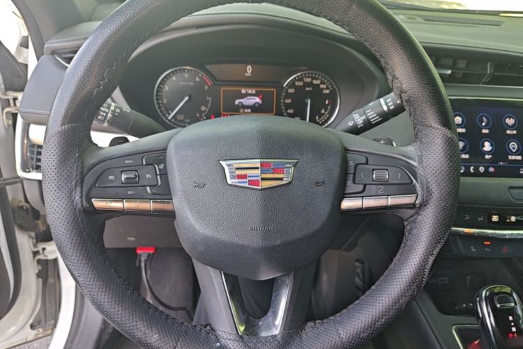 Used Cadillac XT4 2021 28T Two-Wheel Drive Luxury Version Steering Wheel