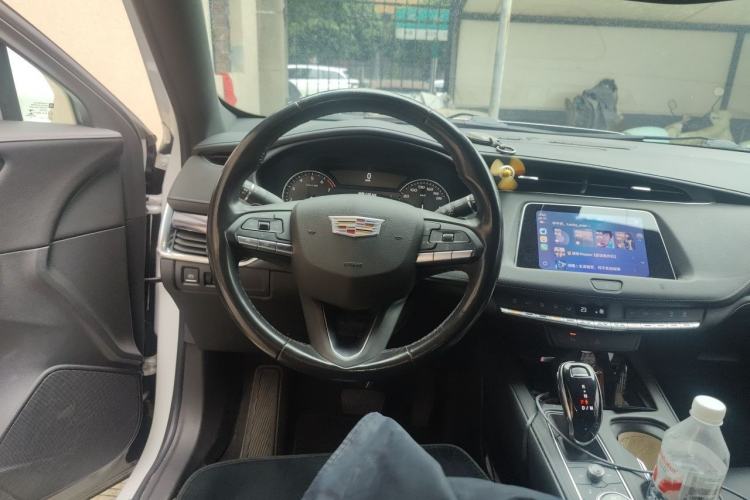 Used Cadillac XT4 2021 28T Two-Wheel Drive Tech Edition Steering Wheel