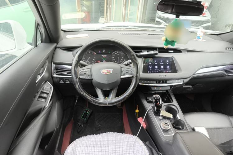 Used Cadillac XT4 2021 28T Two-Wheel Drive Tech Edition Steering Wheel
