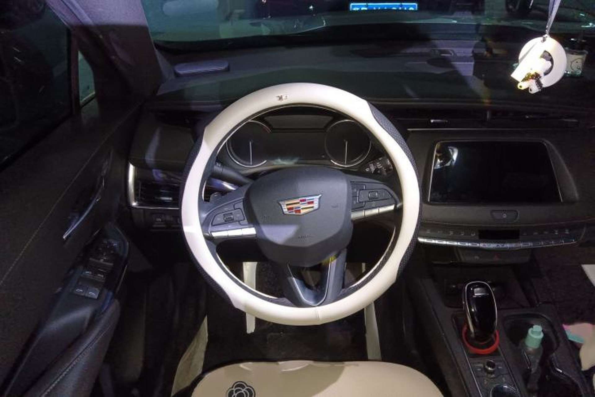 Used Cadillac XT4 2021 28T Two-Wheel Drive Tech Edition Steering Wheel