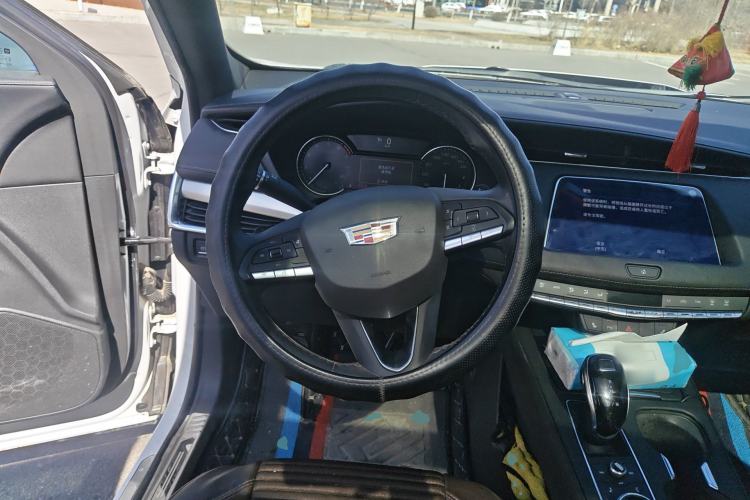 Used Cadillac XT4 2021 28T Two-Wheel Drive Luxury Version Steering Wheel