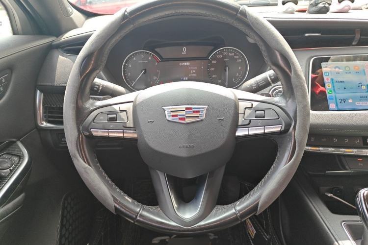 Used Cadillac XT4 2021 28T Two-Wheel Drive Tech Edition Steering Wheel
