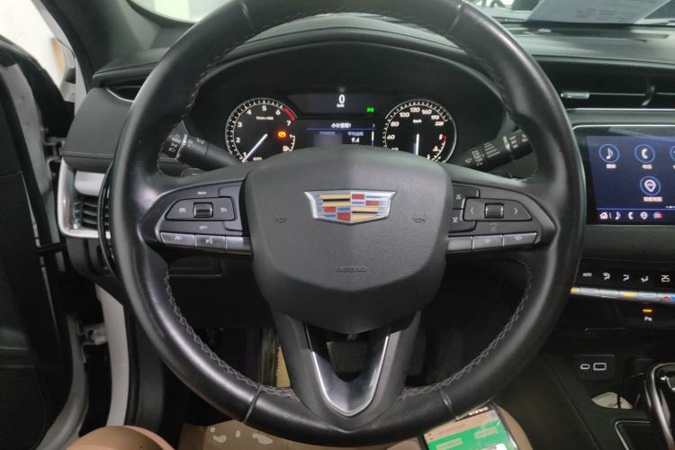 Used Cadillac XT4 2021 28T Two-Wheel Drive Tech Edition Steering Wheel
