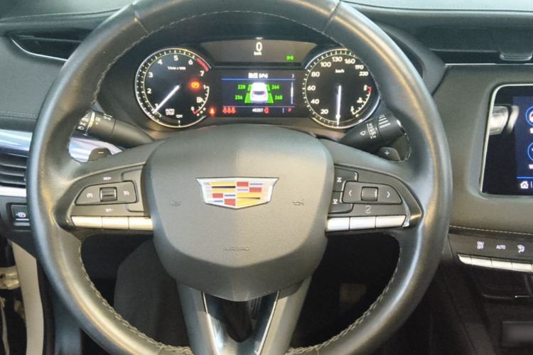 Used Cadillac XT4 2021 28T Two-Wheel Drive Tech Edition Steering Wheel