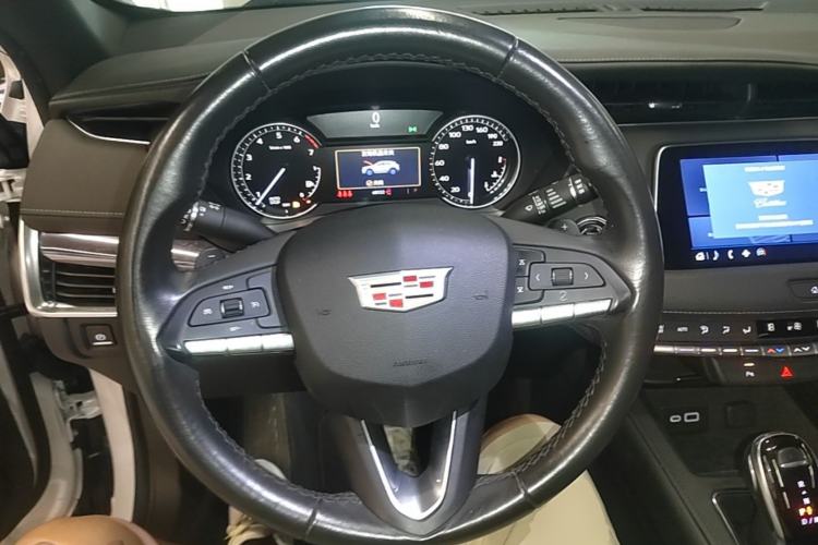 Used Cadillac XT4 2021 28T Two-Wheel Drive Tech Edition Steering Wheel