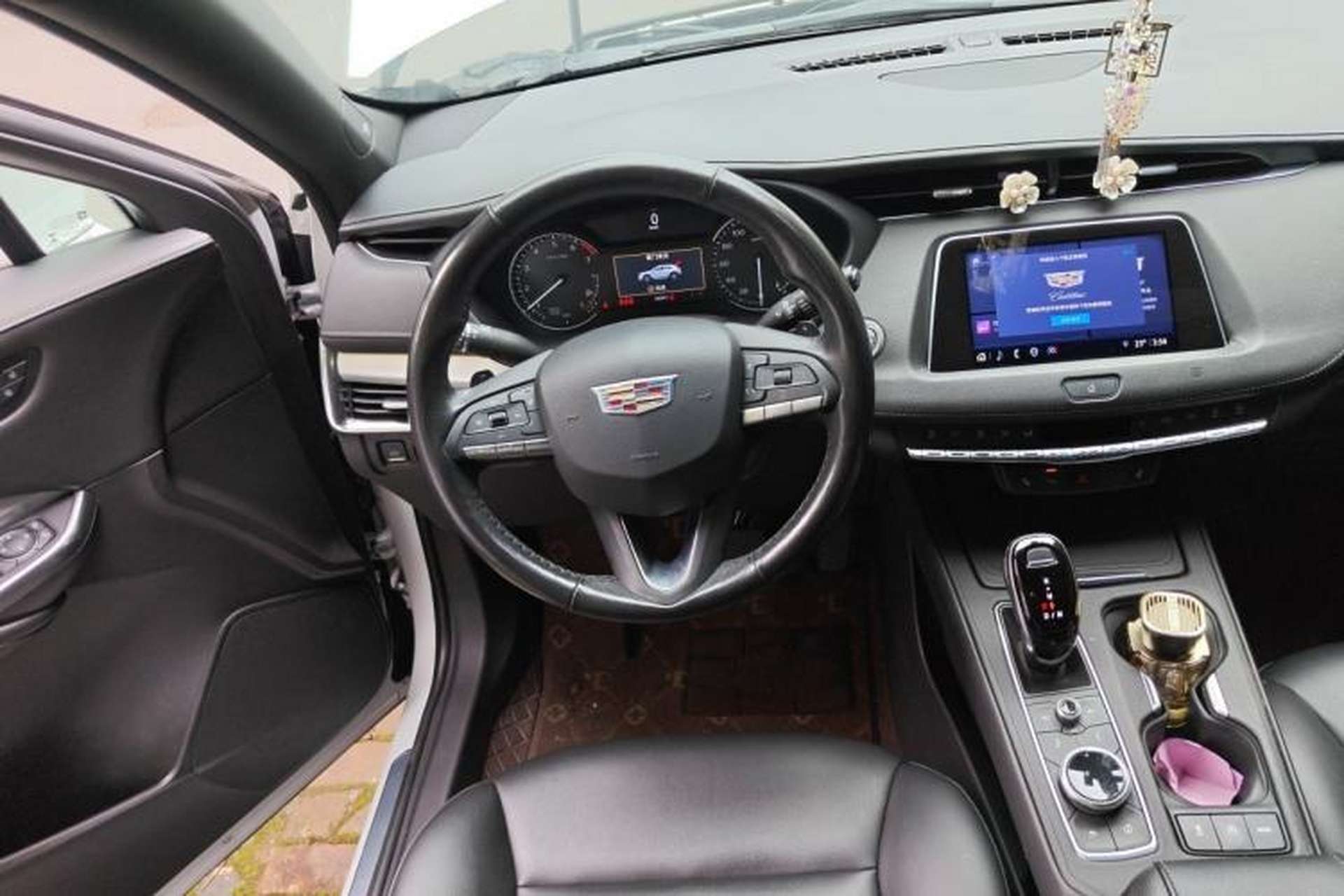 Used Cadillac XT4 2021 28T Two-Wheel Drive Leading Version Steering Wheel