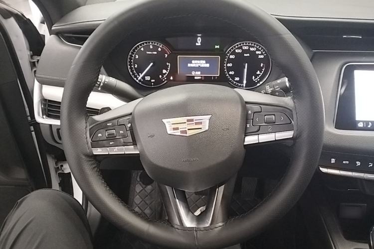 Used Cadillac XT4 2021 28T Two-Wheel Drive Leading Version Steering Wheel