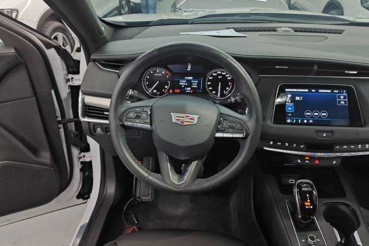 Used Cadillac XT4 2021 28T Two-Wheel Drive Leading Version Steering Wheel