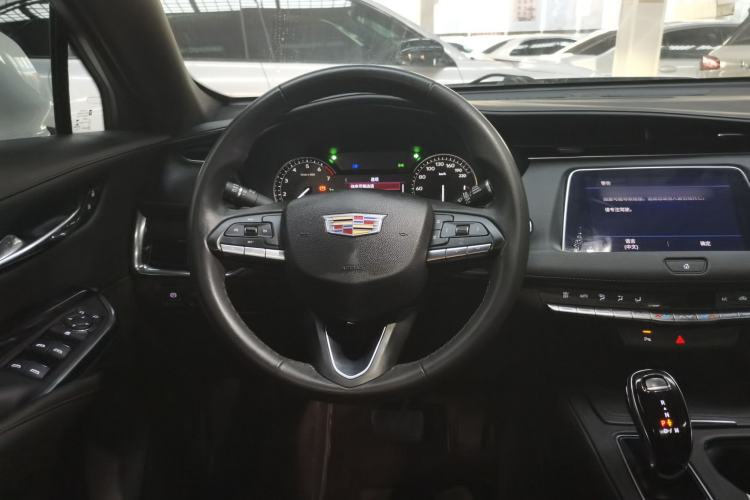 Used Cadillac XT4 2021 28T Two-Wheel Drive Tech Edition Steering Wheel