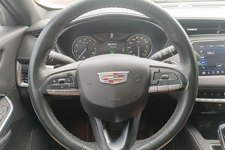 Used Cadillac XT4 2021 28T Two-Wheel Drive Tech Edition Steering Wheel