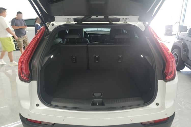 Used Cadillac XT4 2021 28T Two-Wheel Drive Tech Edition Trunk