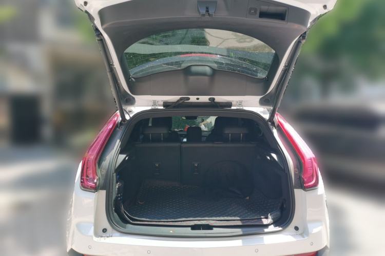 Used Cadillac XT4 2021 28T Two-Wheel Drive Tech Edition Trunk