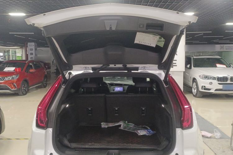 Used Cadillac XT4 2021 28T Two-Wheel Drive Leading Version Trunk