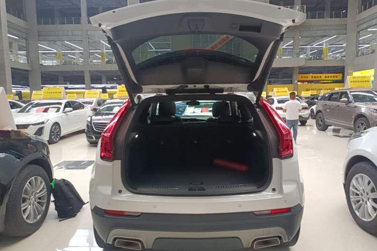 Used Cadillac XT4 2021 28T Two-Wheel Drive Leading Version Trunk