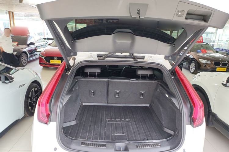 Used Cadillac XT4 2021 28T Two-Wheel Drive Luxury Version Trunk