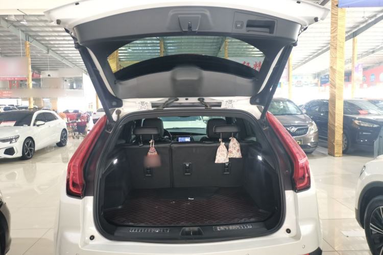 Used Cadillac XT4 2021 28T Two-Wheel Drive Leading Version Trunk