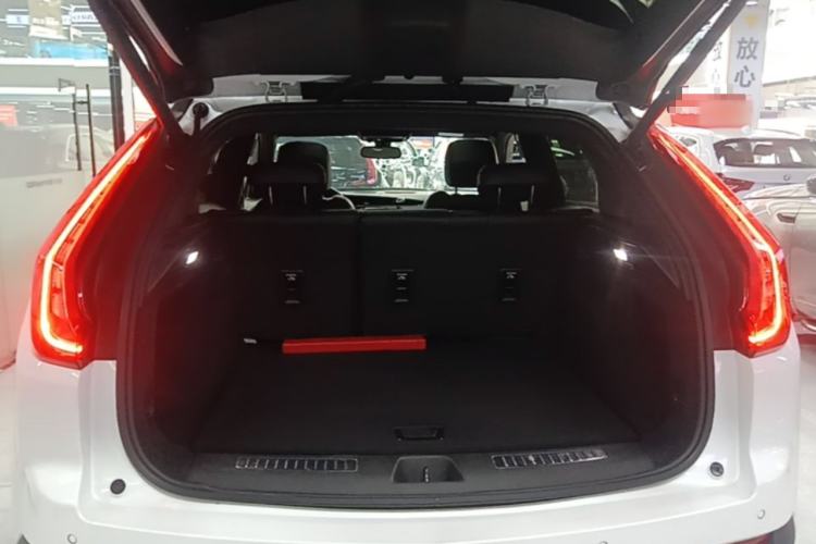 Used Cadillac XT4 2021 28T Two-Wheel Drive Leading Version Trunk