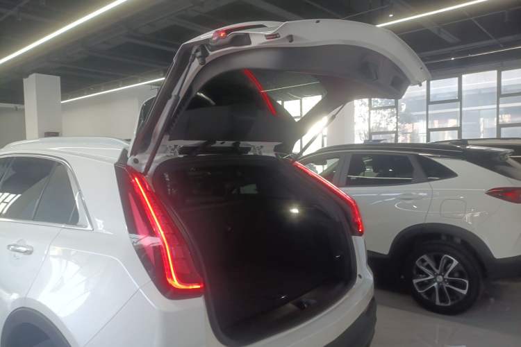 Used Cadillac XT4 2021 28T Two-Wheel Drive Tech Edition Trunk