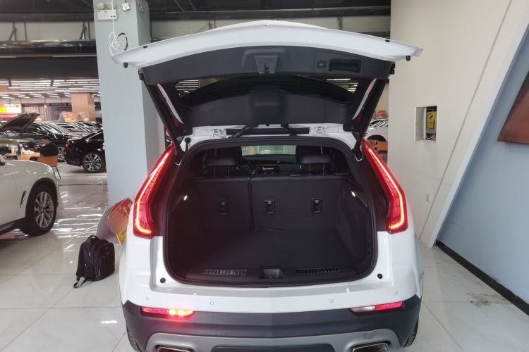 Used Cadillac XT4 2021 28T Two-Wheel Drive Luxury Version Trunk