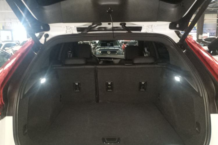 Used Cadillac XT4 2021 28T Two-Wheel Drive Luxury Version Trunk