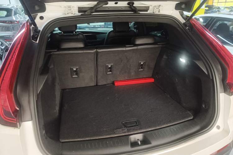 Used Cadillac XT4 2021 28T Two-Wheel Drive Tech Edition Trunk