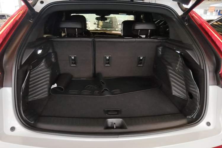 Used Cadillac XT4 2021 28T Two-Wheel Drive Tech Edition Trunk