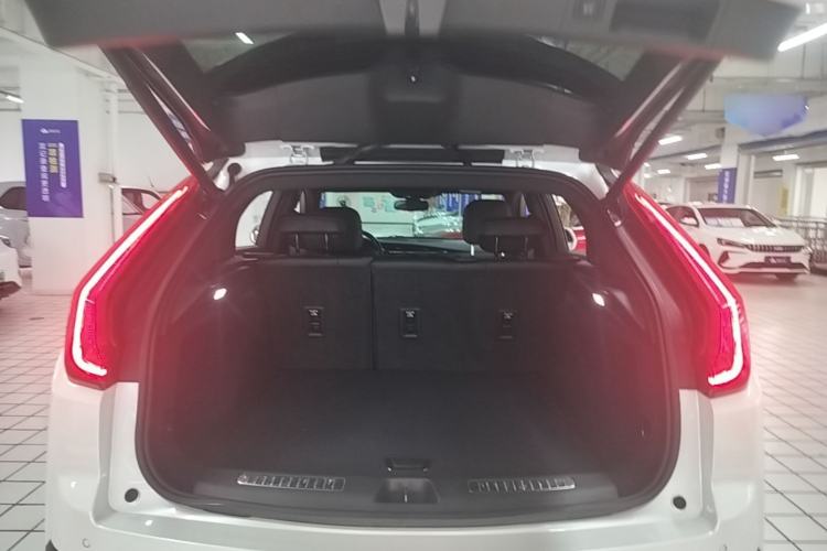 Used Cadillac XT4 2021 28T Two-Wheel Drive Leading Version Trunk