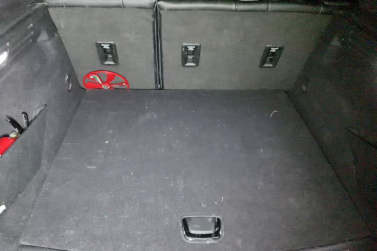 Used Cadillac XT4 2021 28T Two-Wheel Drive Leading Version Trunk